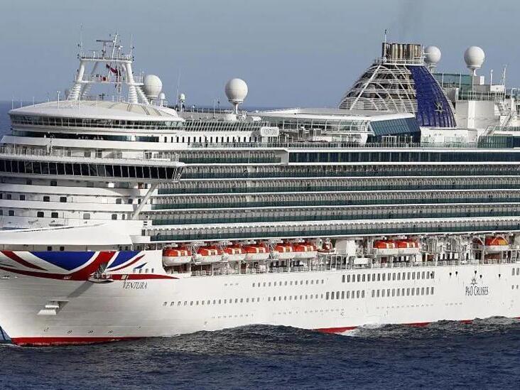 Hundreds sick with norovirus, say cruise passengers