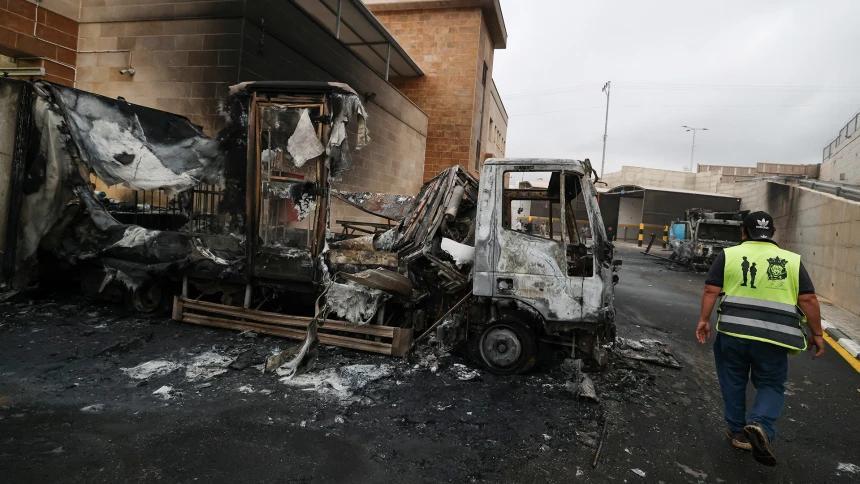 Masked Israeli settlers attack Palestinian villages and IDF soldiers in ...