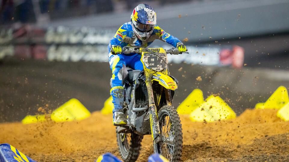Ken Roczen wins Cleveland Supercross 450 Triple Crown, closes to within ...
