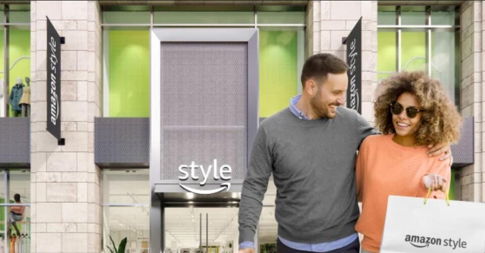 Video Gives a First Look at Amazon’s High-Tech Clothing Store – NewsBreak