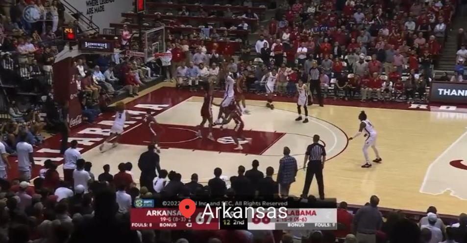 Alabama snaps 9game winning streak of Arkansas on late